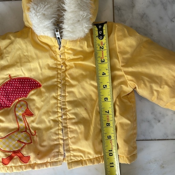 Vintage Sears baby jacket, yellow with duck and umbrella, hooded, size M, 12 mo? - Picture 7 of 8